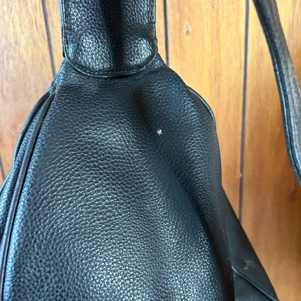 Vintage Cherokee Black Pebbled Faux Leather Sling‎ Backpack Crossbody Bag